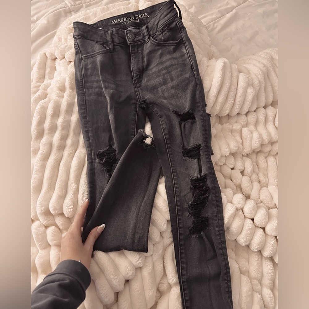 black ripped skinny jeans